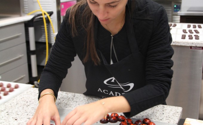 Del cacao al chocolate. Del Per&uacute; a Canad&aacute; - Encuentro con Francesca Valdivia, joven peruana y empresaria chocolatera (en ingl&eacute;s)