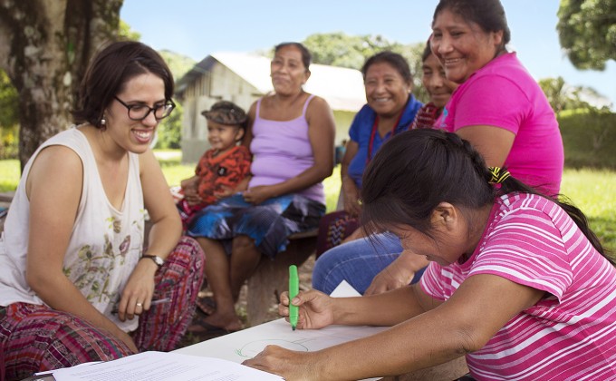 Libertad Benito, engag&eacute;e aupr&egrave;s des femmes du Guatemala, remporte le Prix Femmes en action 2018!
